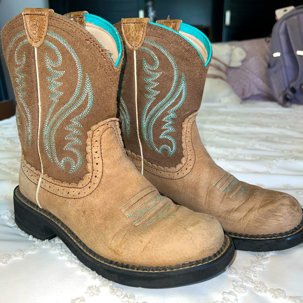 Womens Ariat cowgirl boots